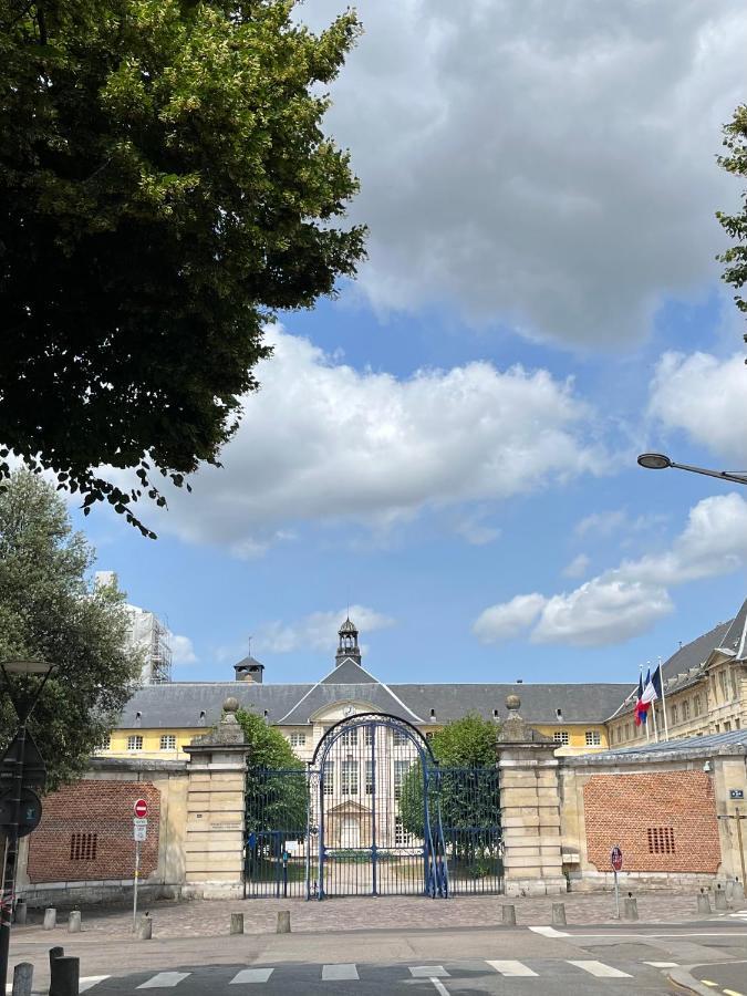 Le Flaubert, Appartement Et Parking En Centre Ville Rouen Bagian luar foto